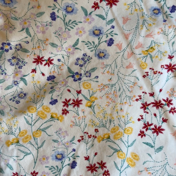 Old Navy Floral Shorts - Picture 7 of 7